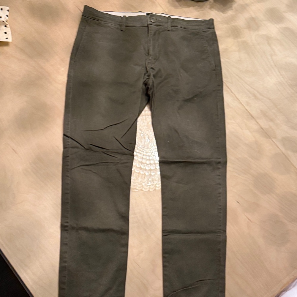 J. Crew Men’s Olive Stretch Chinos 32/30 Style 484 Slim